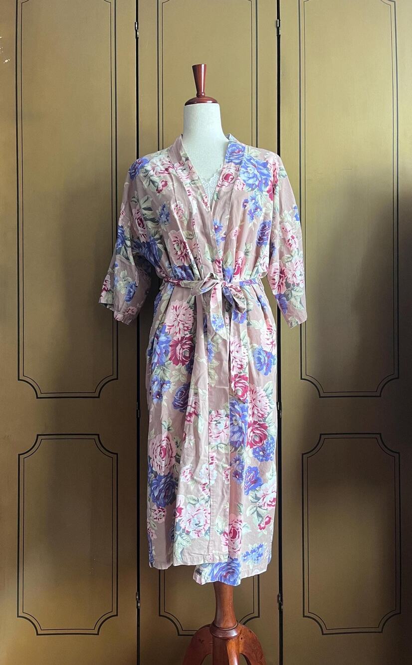 Vintage robe in blush pink cotton blend with flowers